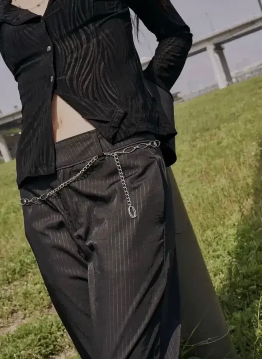 새상품)) 애즈온 리닝 새틴 트라우저 팬츠 스트라이프 슬랙스 블랙 상품이미지2