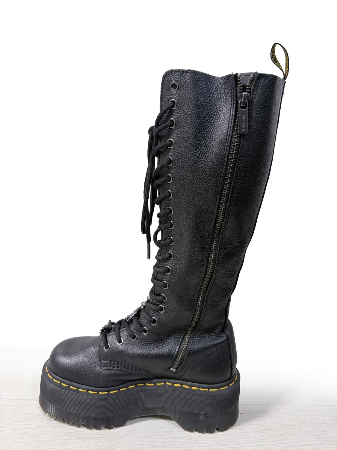 닥터마틴 x 돌스킬(Dr. Martens x Dolls Kill) 20홀 상품이미지3