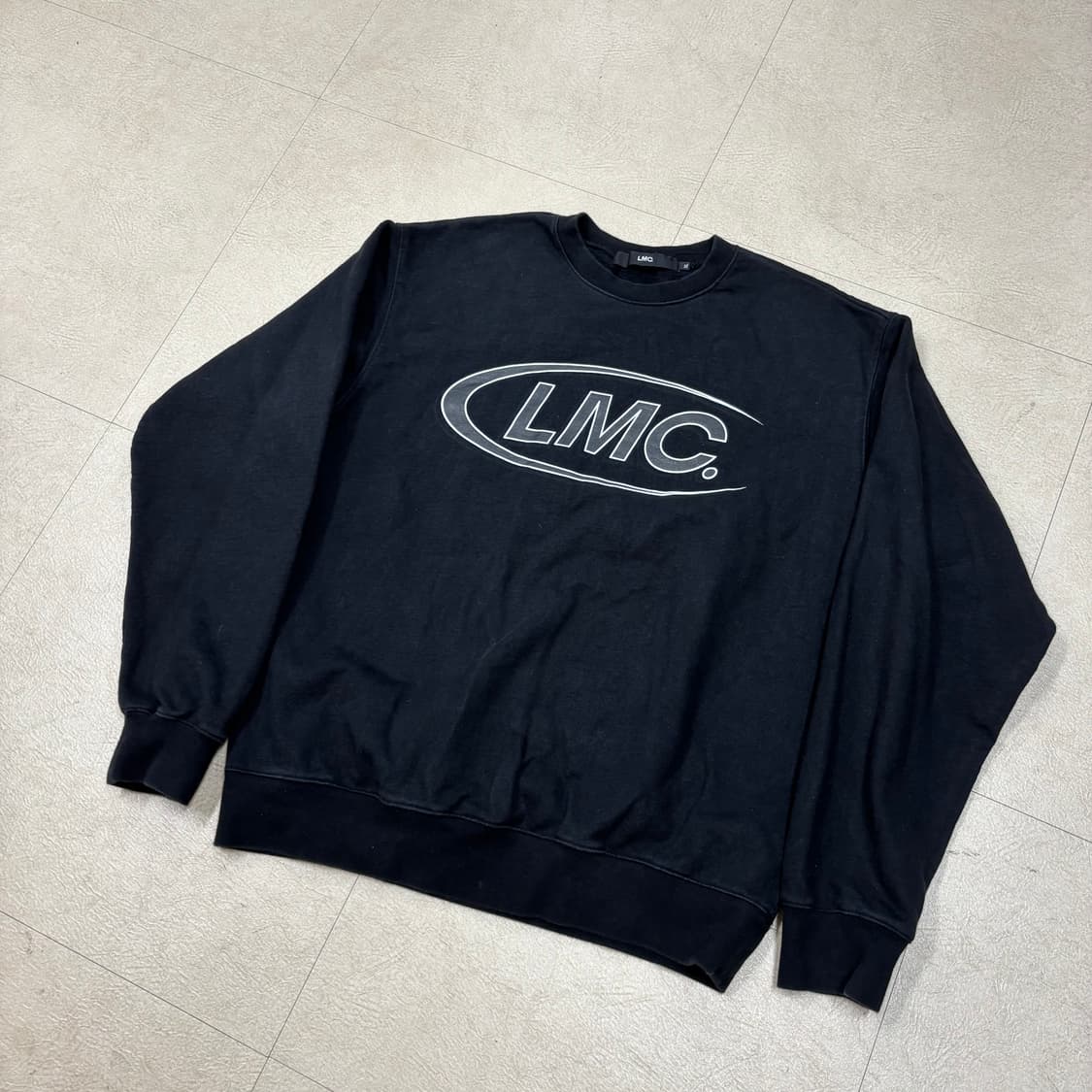 Lmc 빅로고 블랙 맨투맨 상품이미지1