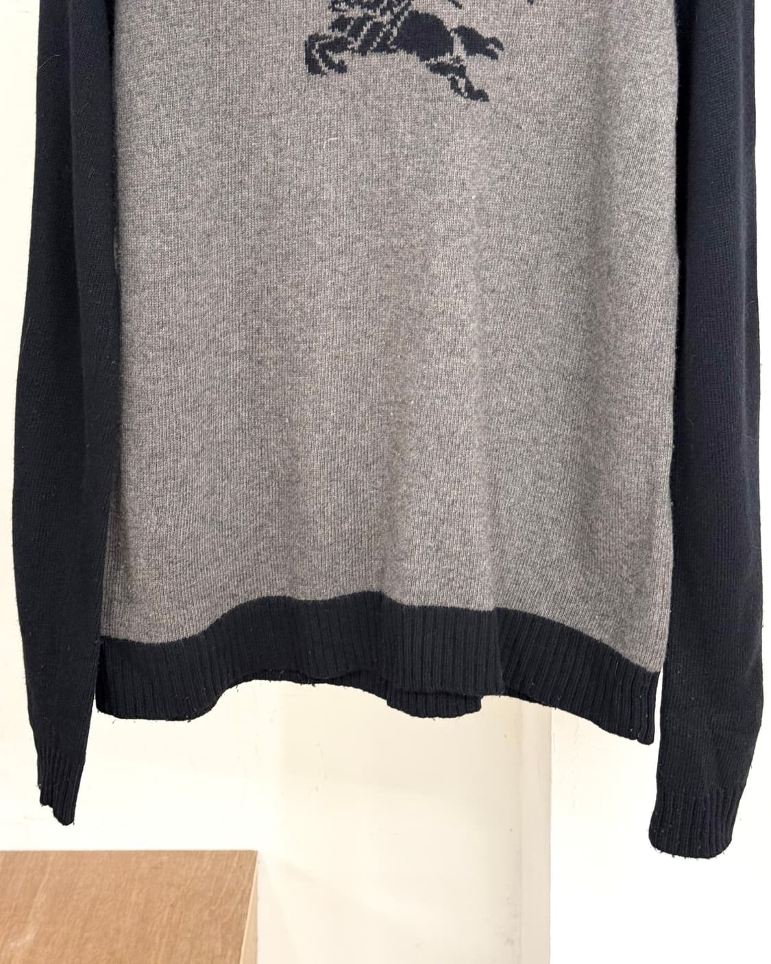 버버리 그레이 이퀘스트리안 나이트 스웨터 상품이미지5