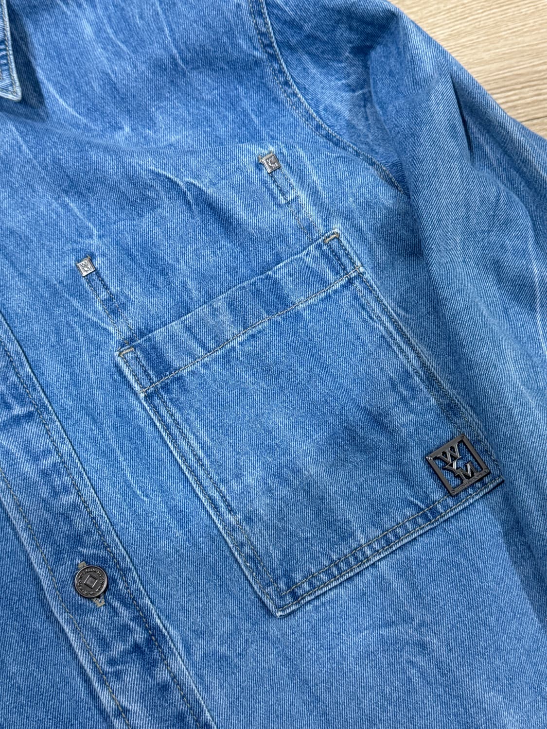 [50] 우영미 22FW 블루 워싱 데님 셔츠 자켓 상품이미지3
