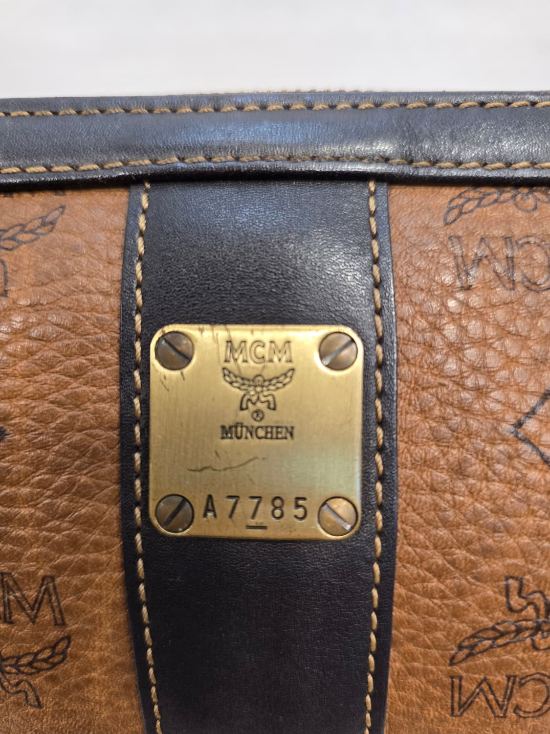 엠씨엠 MCM 비세토스 체인 미니 숄더백 상품이미지8