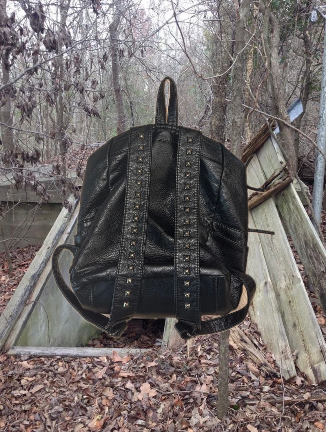 STUD LEATHER BACKPACK 상품이미지2