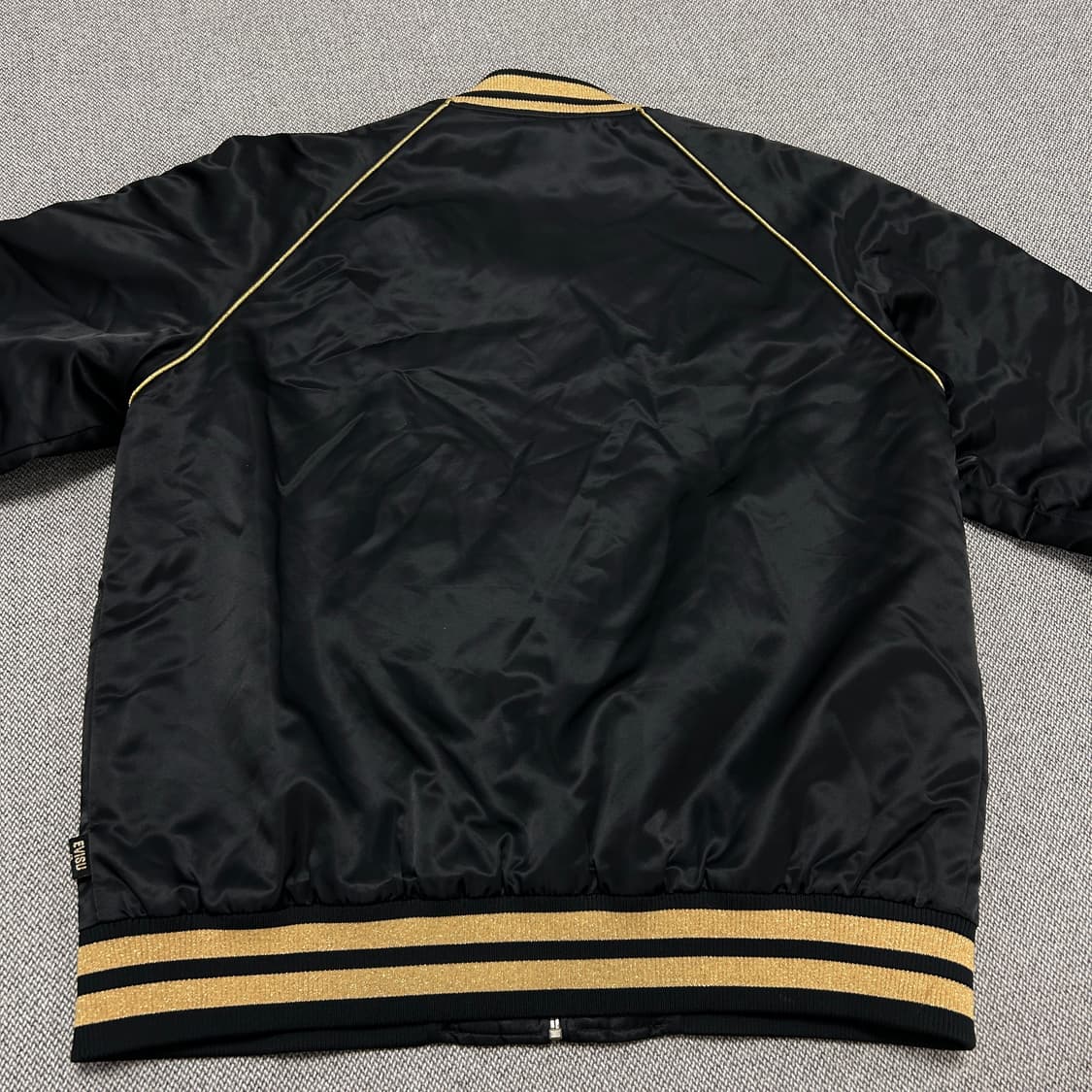 에비수 검빨 올드스쿨 누빔 바시티(XL) 상품이미지5