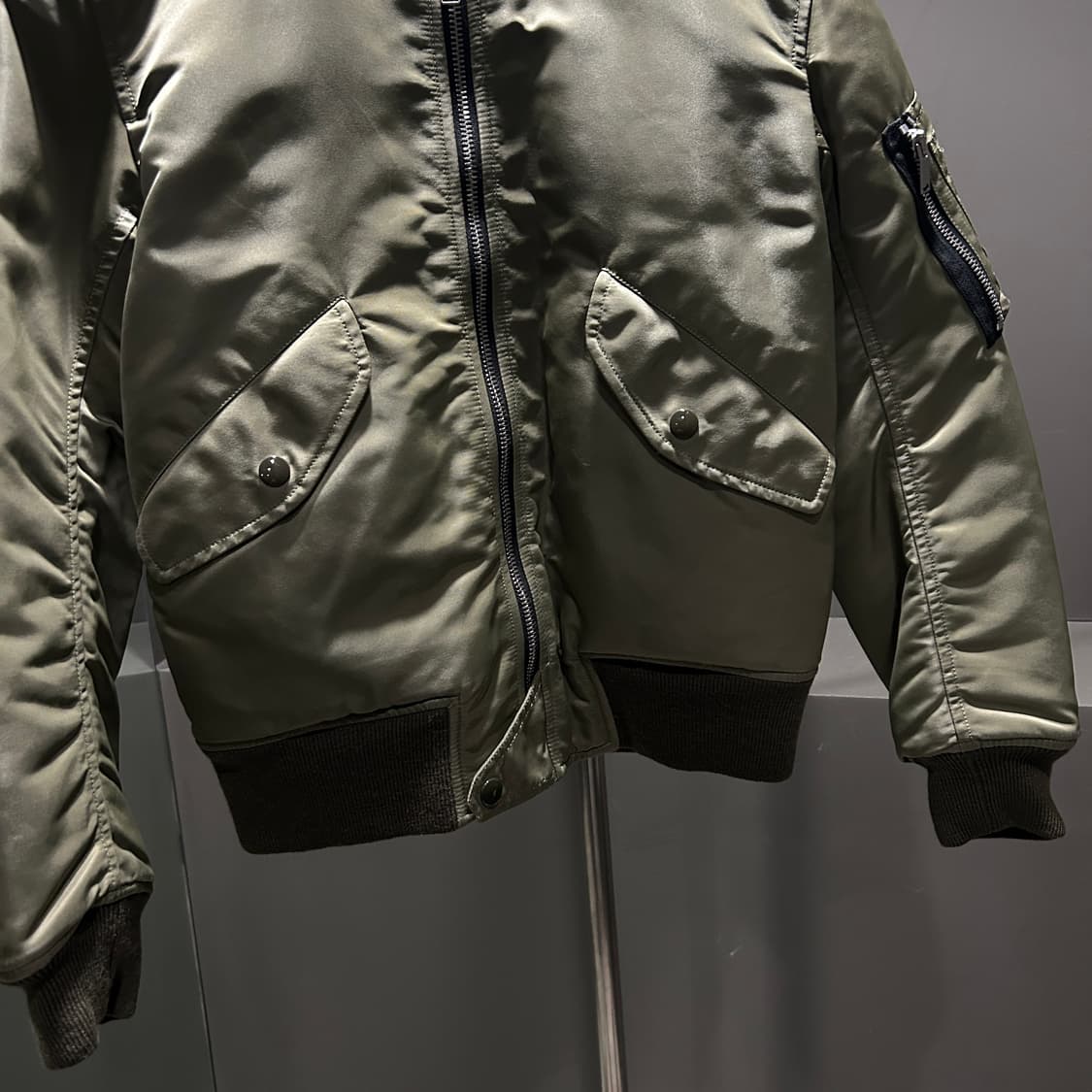 생로랑 카키 봄버자켓 상품이미지3