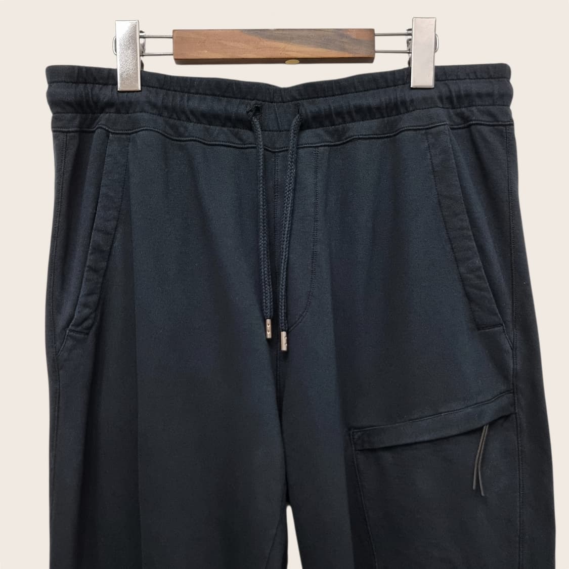 CP컴퍼니 다이애그널 레이즈드 플리스 카고 조거 팬츠 상품이미지3