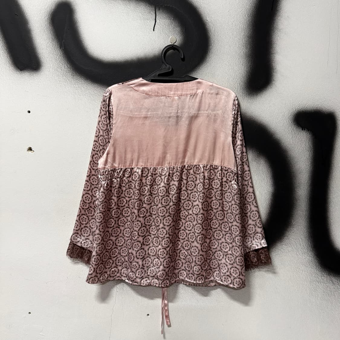 VTG 빈티지 새틴 핑크 레이스 자수 블라우스 상품이미지2