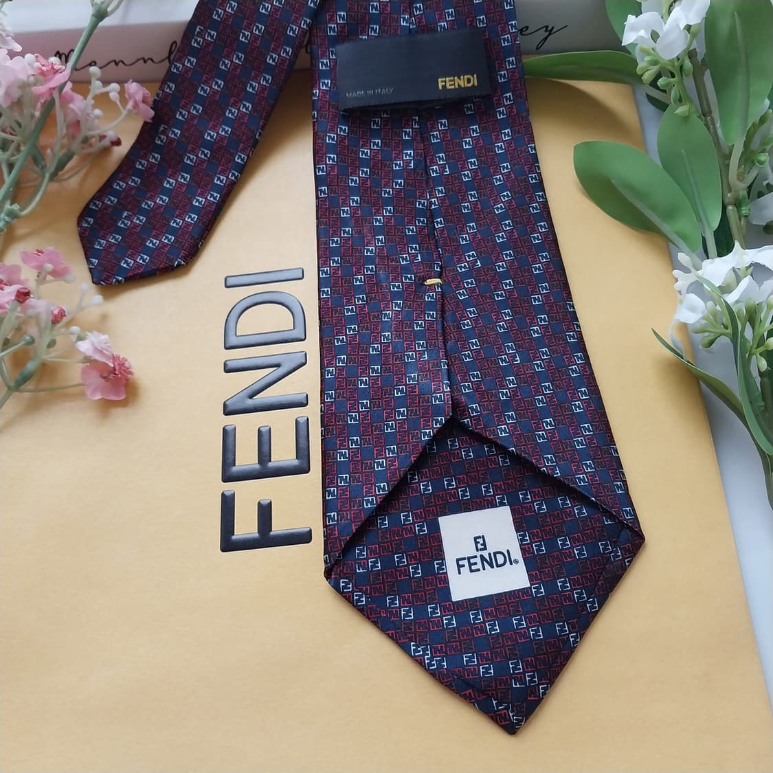 펜디 실크 네이비 FF 모노그램 넥타이 9.2cm B등급 K1780
 상품이미지5