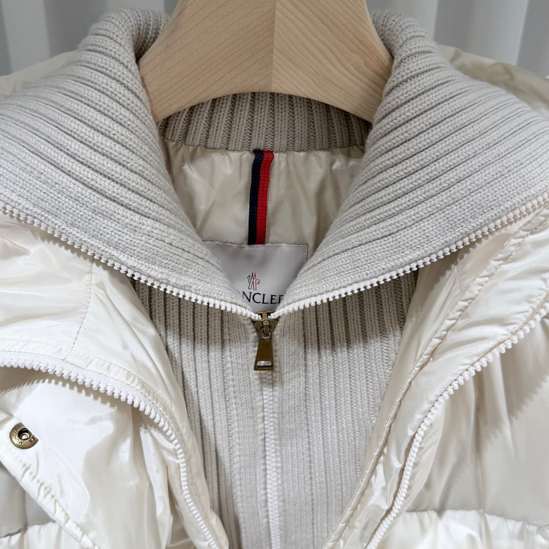 (A+/1) / 26년형 신상 몽클레어 샤머 롱패딩 자켓 오프 화이트 상품이미지7