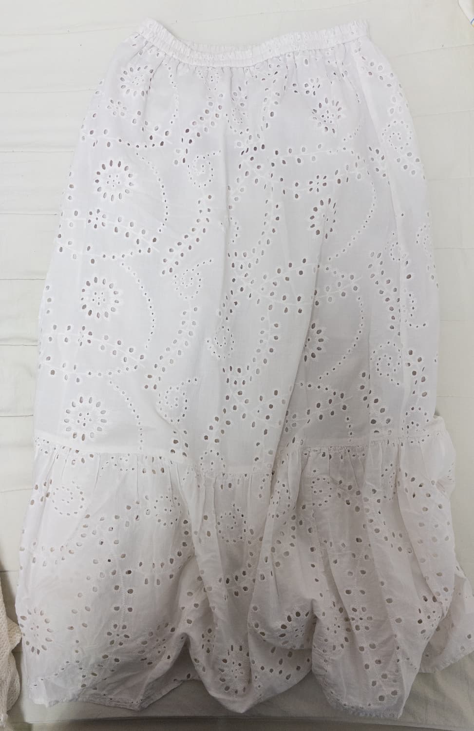 빈티지 펀칭 롱스커트 판매합니다 상품이미지1