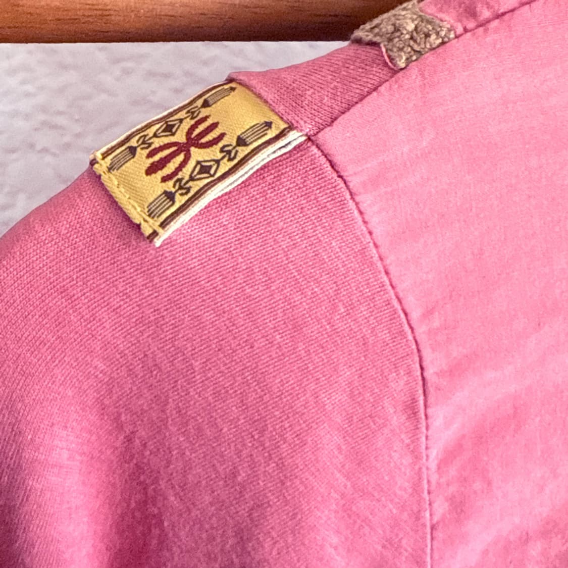 [THURSDAY ISLAND] 핑크 초원 플로럴 자수 블라우스 상품이미지9