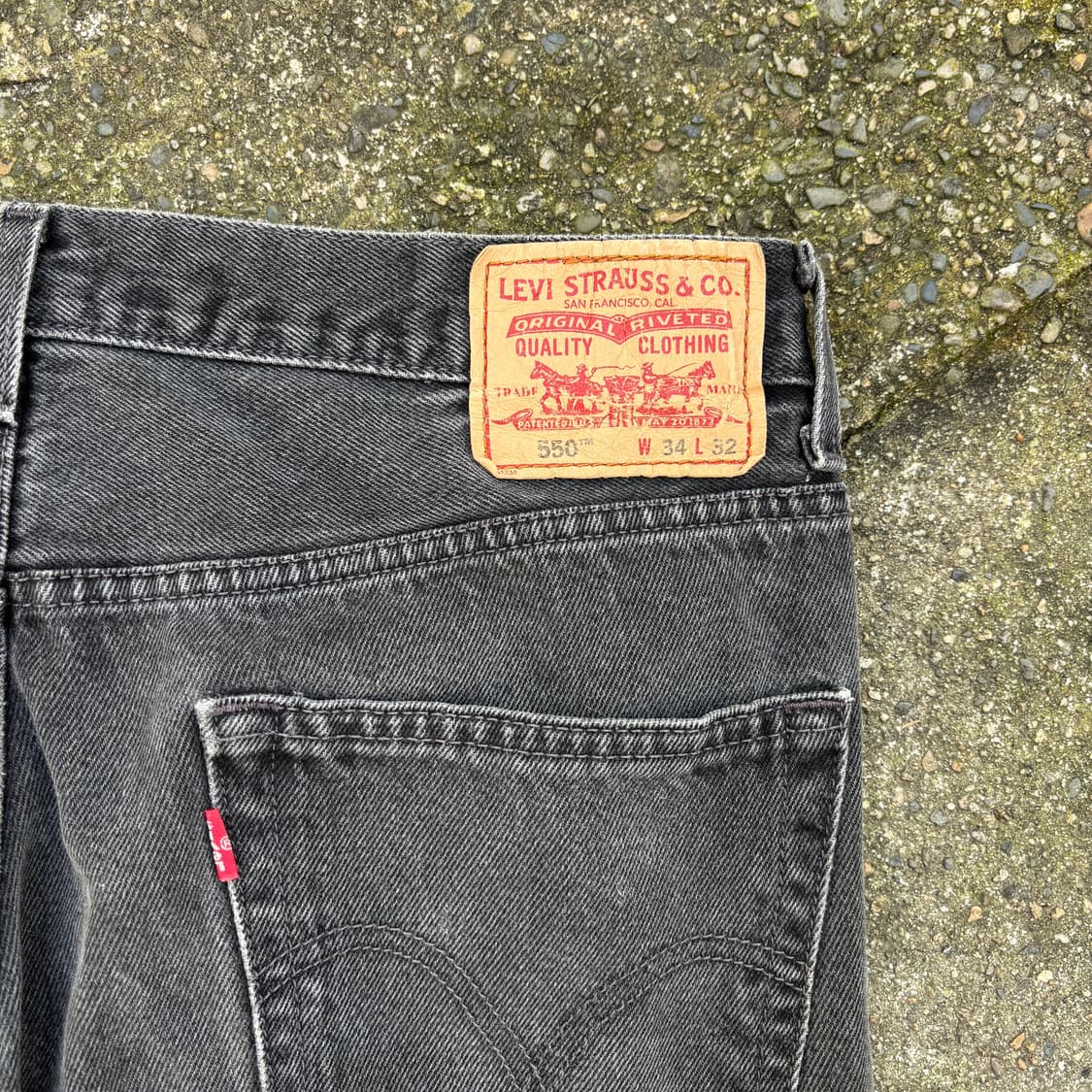리바이스 550 블랙 릴렉스핏 데님 팬츠 34 32 상품이미지4