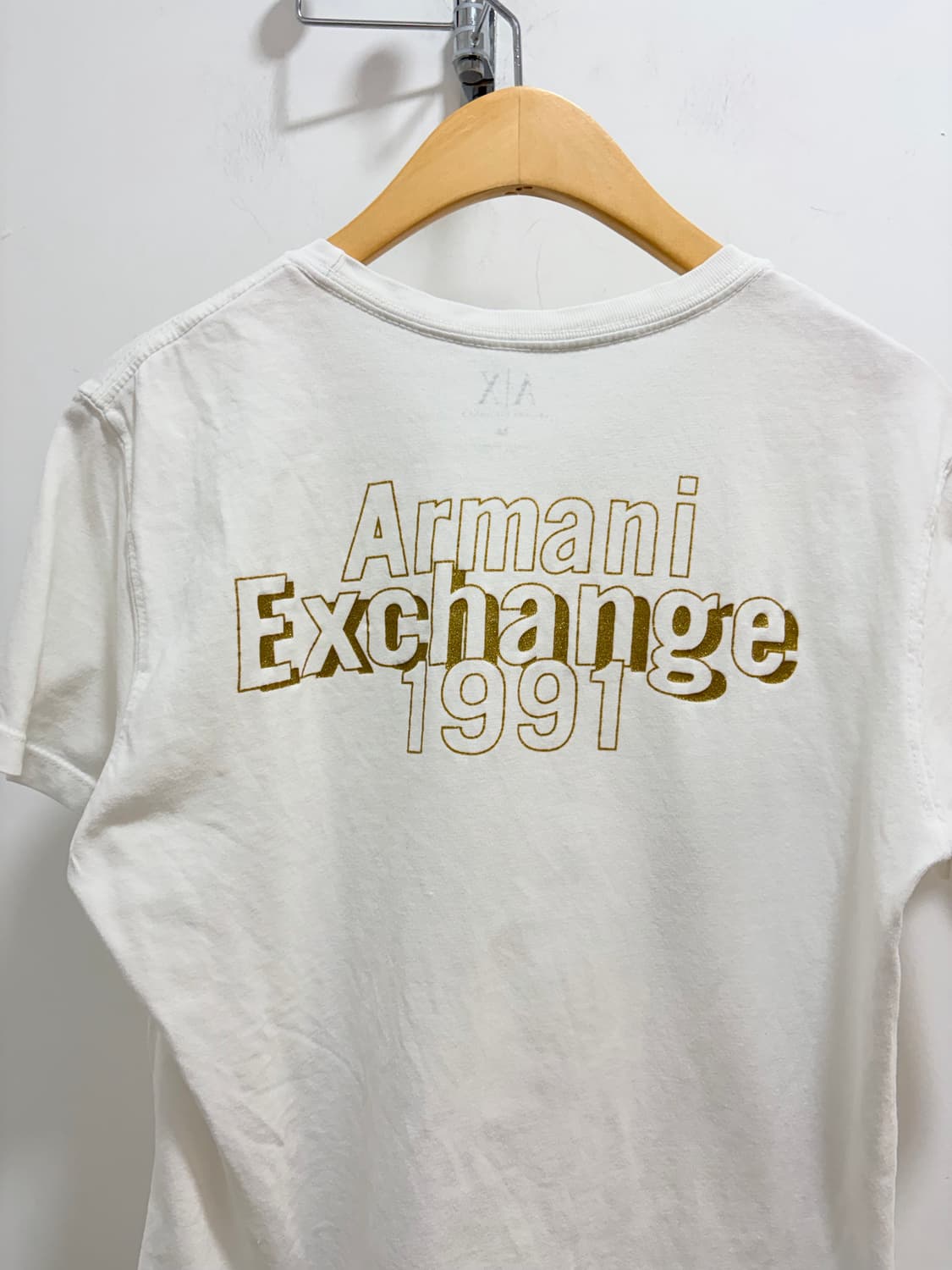 Armani Exchange 골드 프린트 반팔 티셔츠 상품이미지7