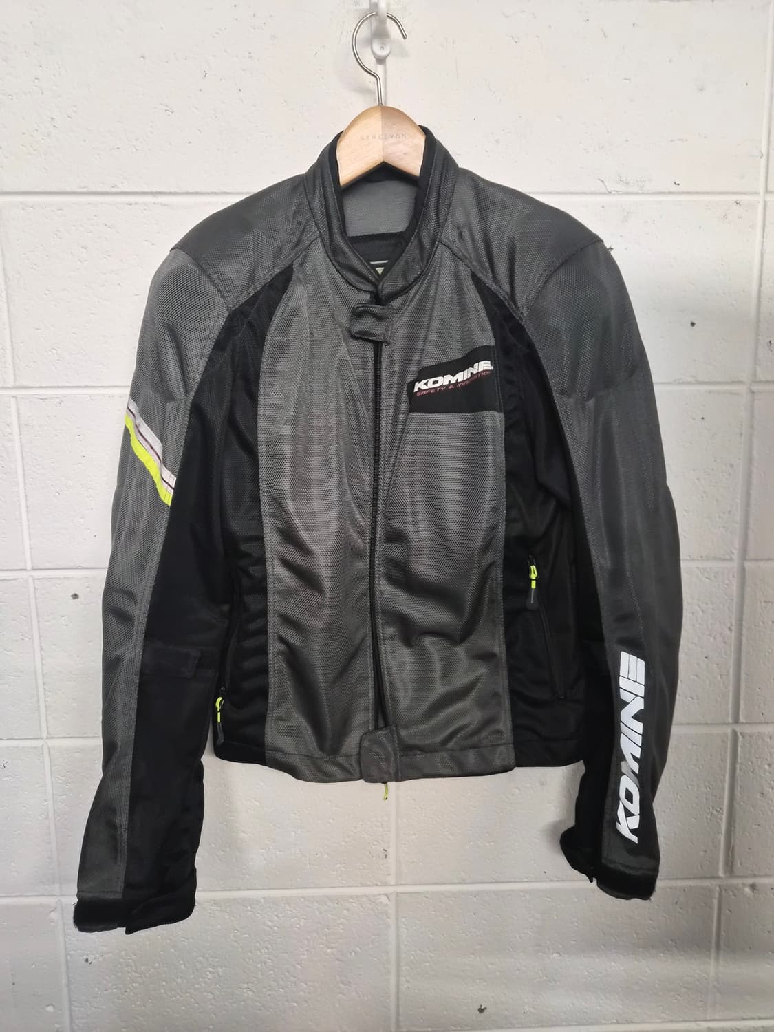 L) 코미네 풀매쉬 jk-100 바이크 자켓 팝니다 상품이미지1