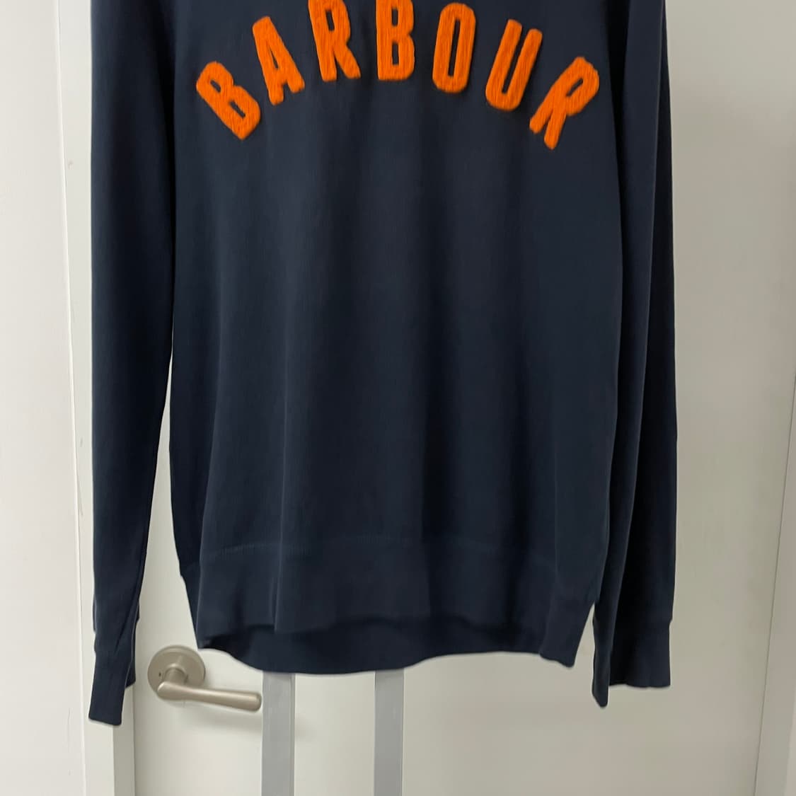 바버 로고 맨투맨 네이비 M 상품이미지3