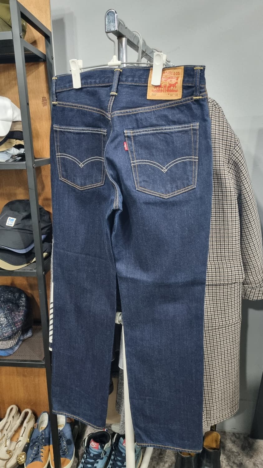 (L E V I S 502) 테이퍼드핏 노스판 노워싱 진청바지 32 상품이미지3