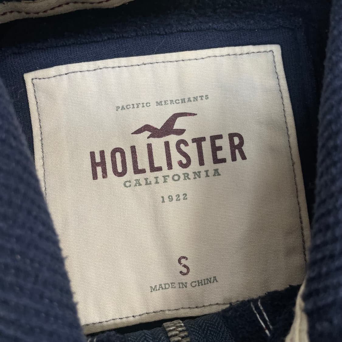 홀리스터 스펠 로고 후드집업 네이비 상품이미지3