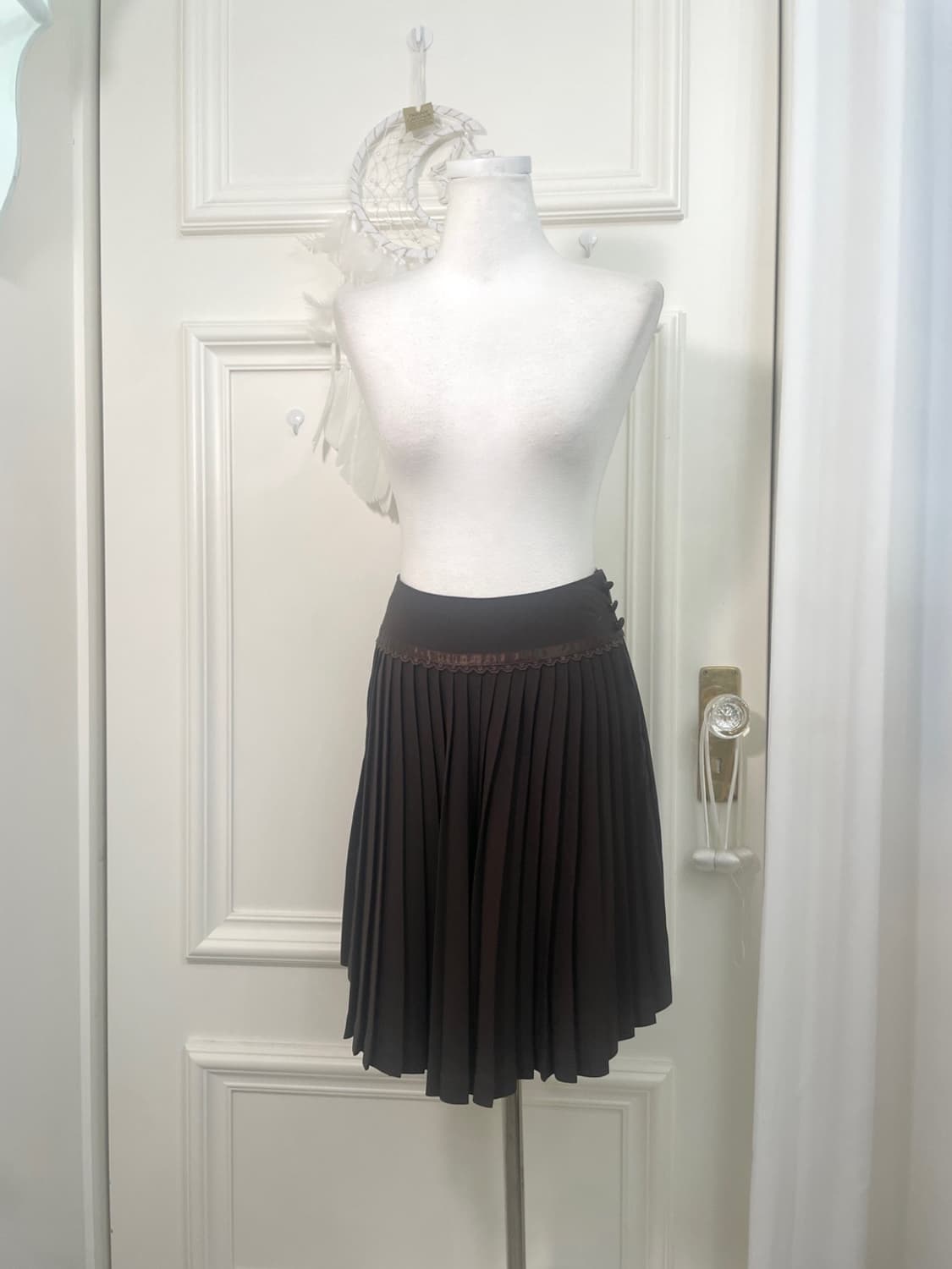brown satin bow point pleats midi skirt 상품이미지1
