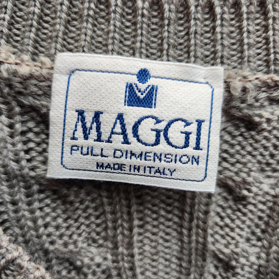 이태리 MAGGI 매기 케이블 니트 가디건(버진울) M 상품이미지4