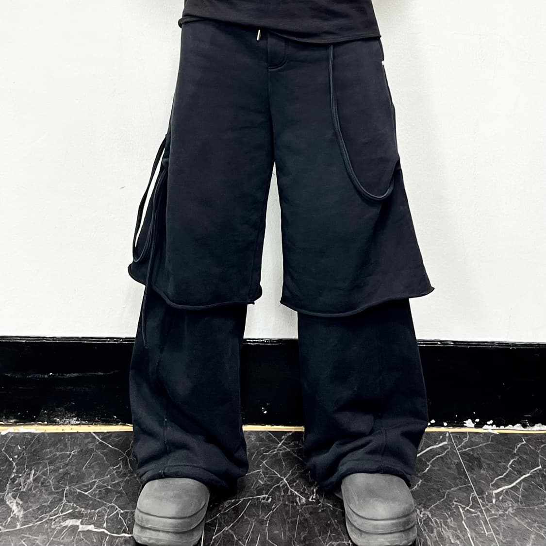 트리밍버드 레이어드 스트랩 스웻 팬츠 블랙 상품이미지2