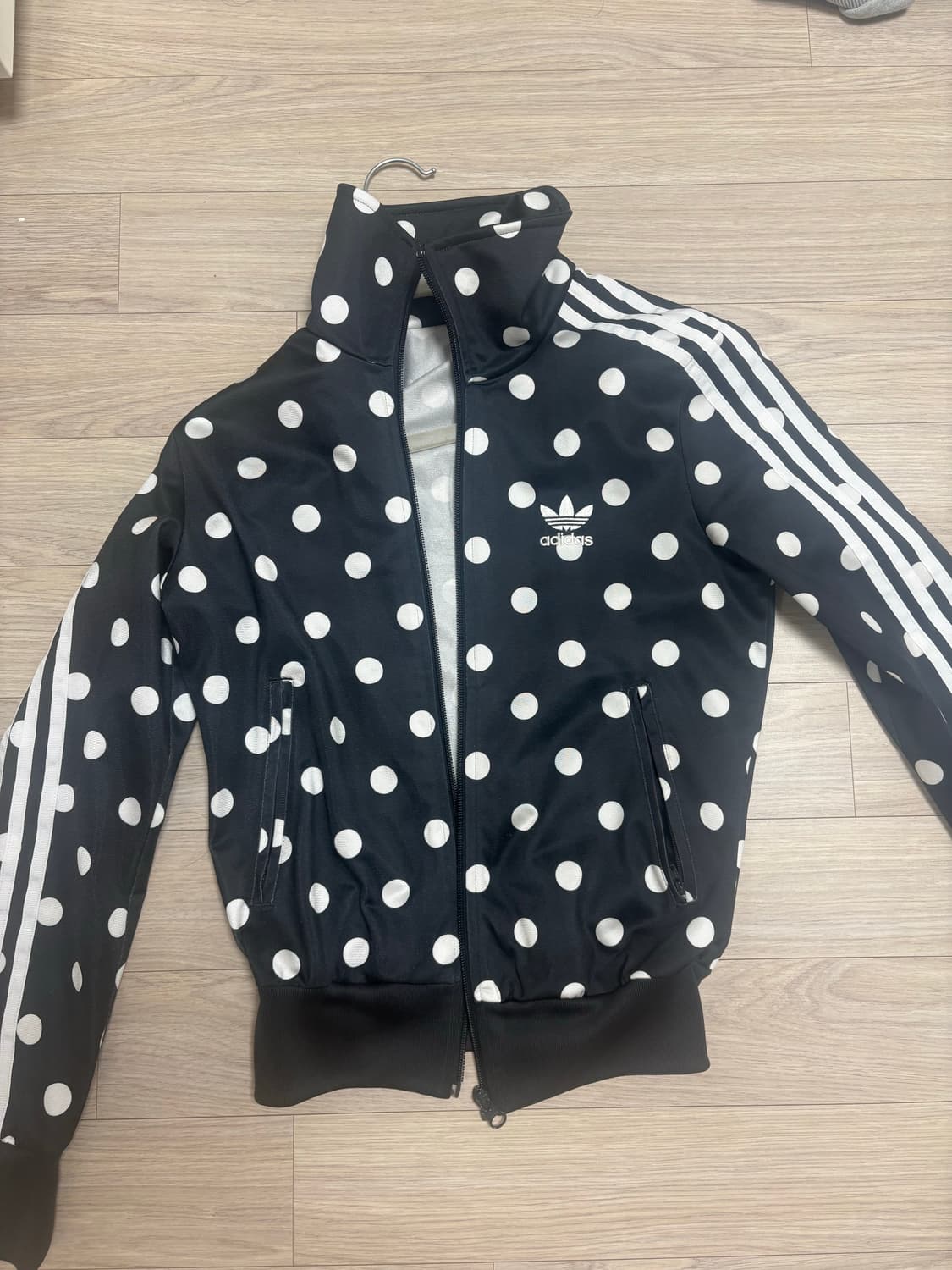 나우아임영 아디다스 도트져지 판매 상품이미지2