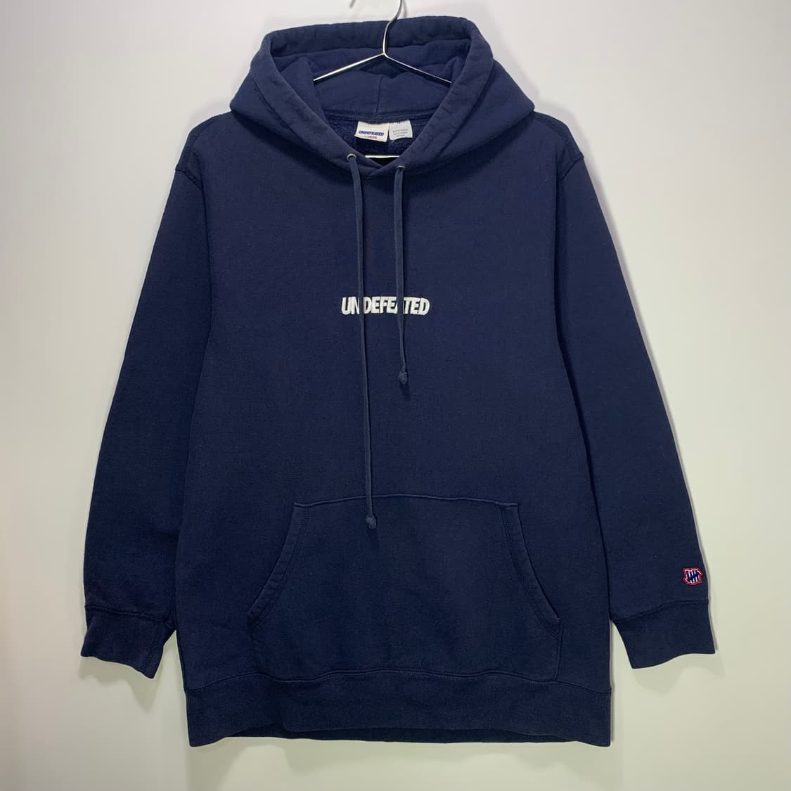 언디피티드 네이비 후드티 상품이미지2