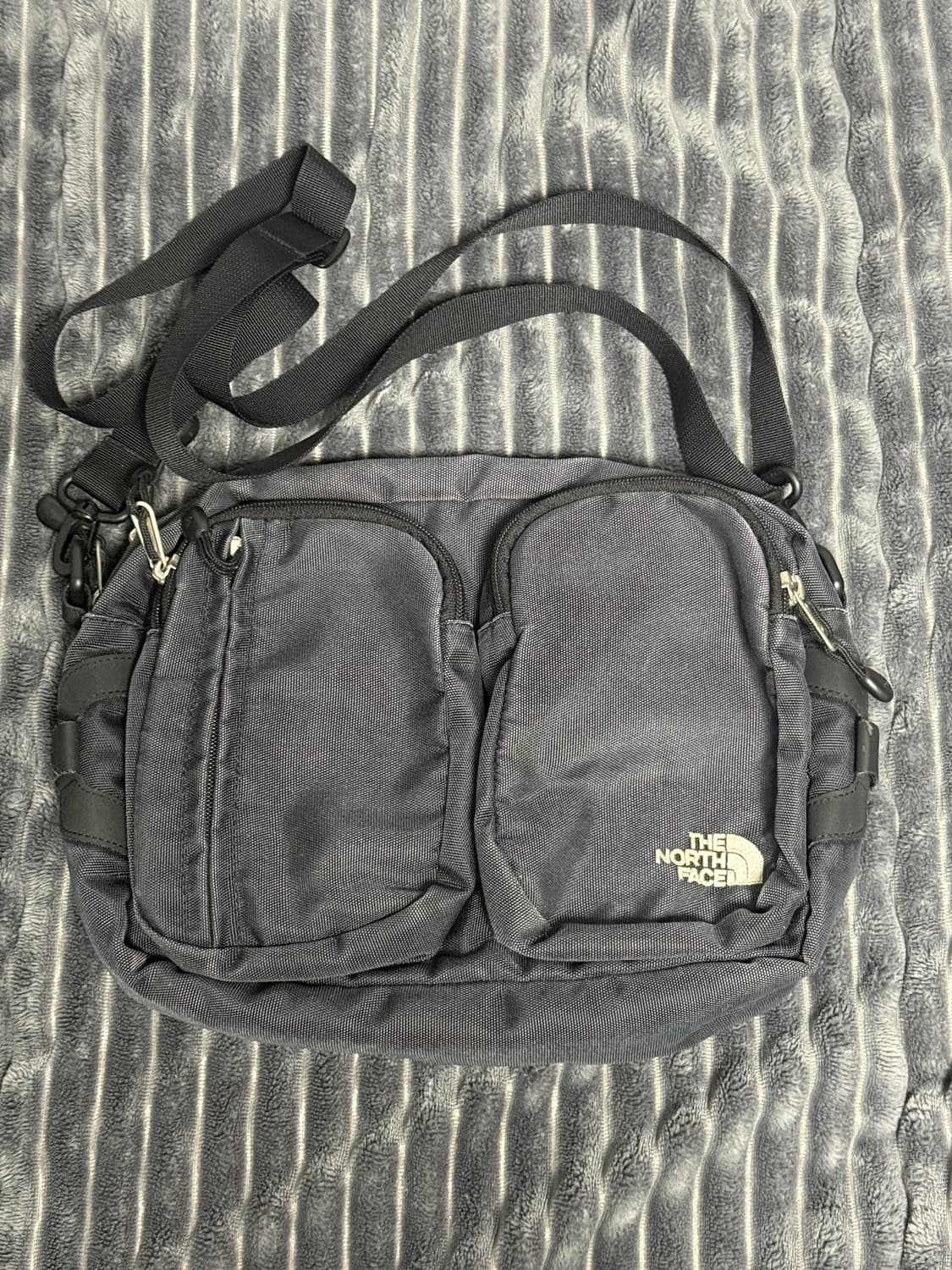 노스페이스 멀티포켓 크로스백 상품이미지1