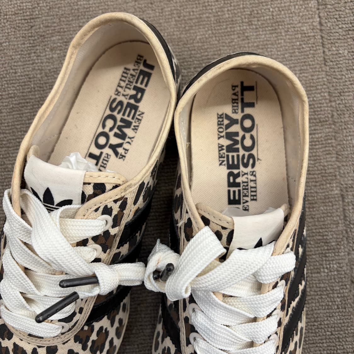 아디다스 X 제레미스캇 레오파드 240 상품이미지3