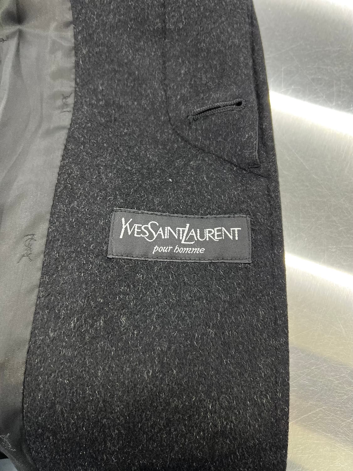 이브 생로랑 뿌르 옴므 블랙 캐시미어 울 블랜드 스닉 버튼 맥 코트 상품이미지8