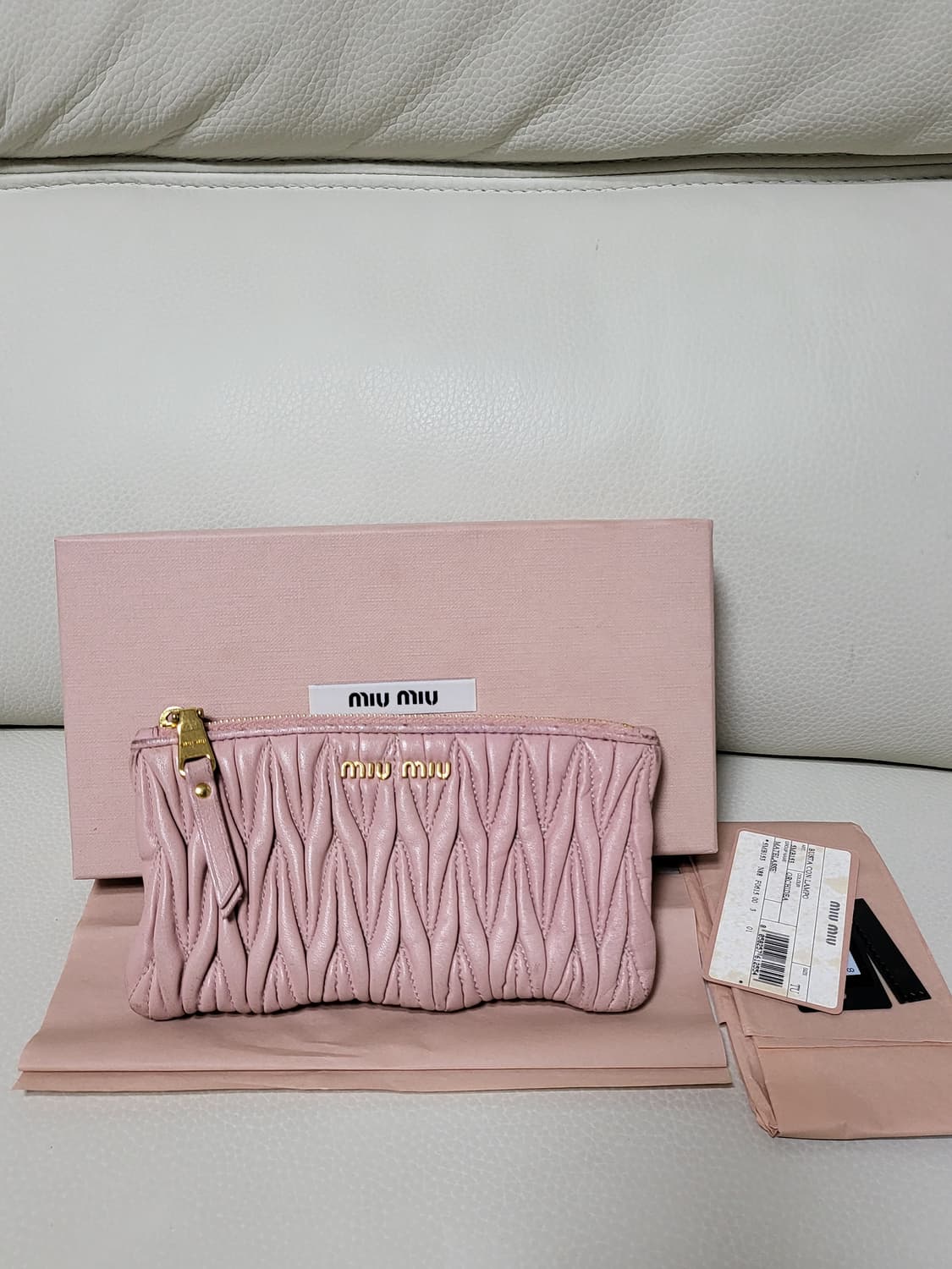 미우미우 파우치지갑 정품 상품이미지1