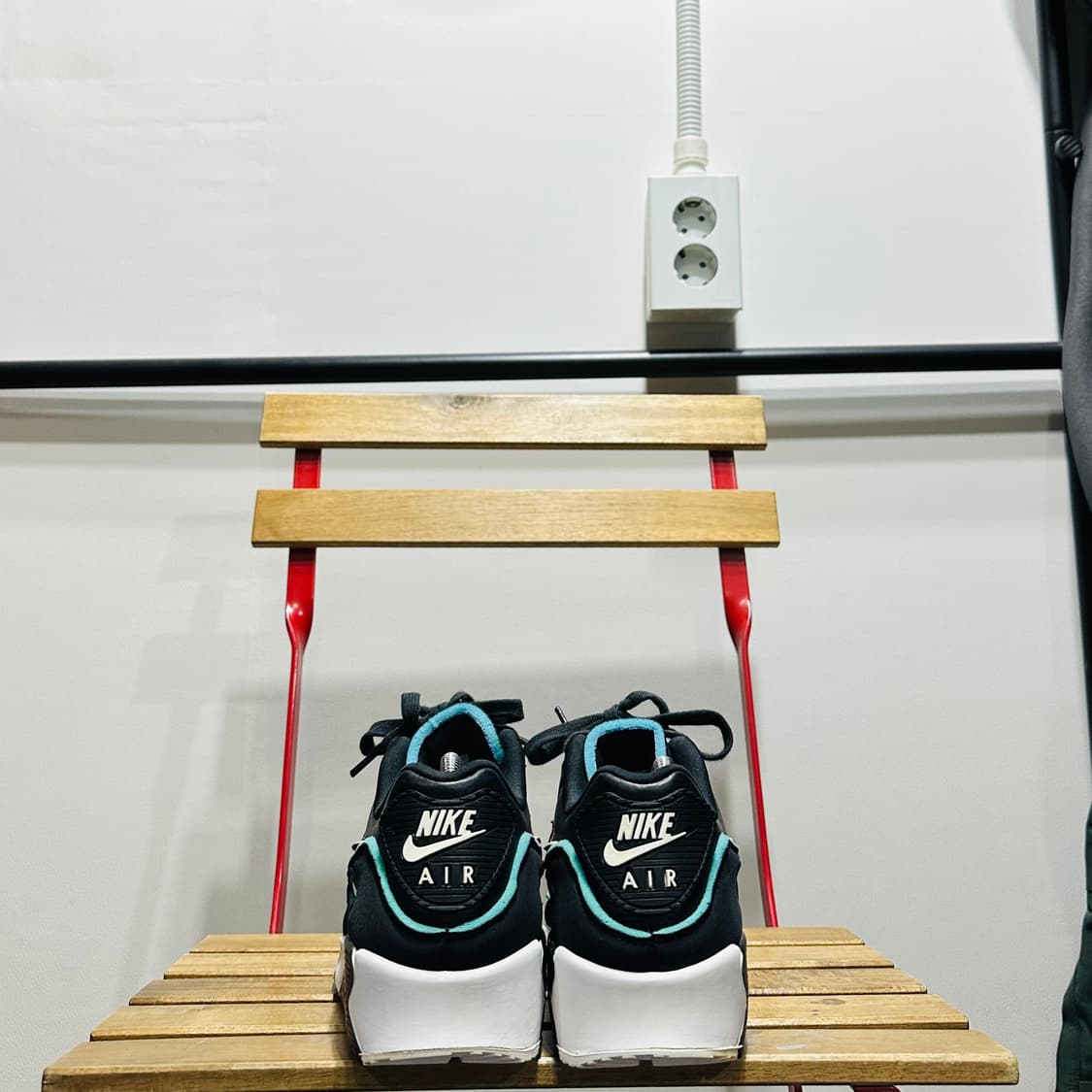 250) 나이키 운동화 남녀공용 신발 에어맥스 90 블랙 형광 GS 상품이미지4