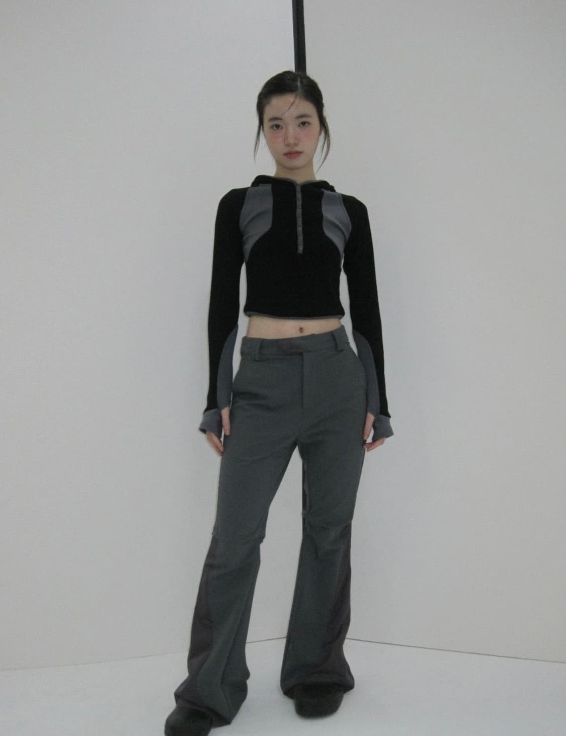 오호스 OJOS 커브드 그래픽 후디(블랙) 상품이미지5