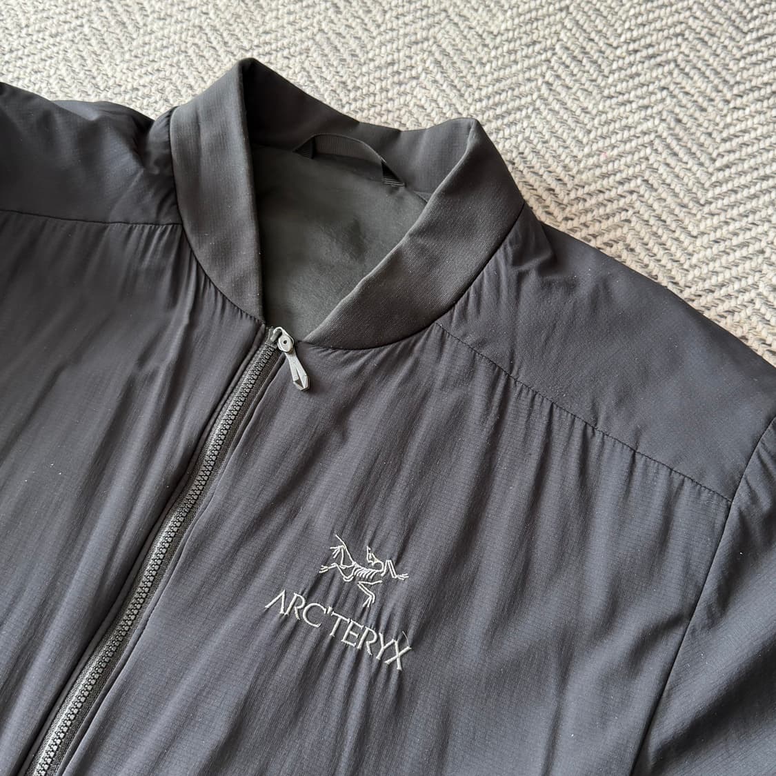 아크테릭스 아톰LT 봄버 숏 자켓 상품이미지2