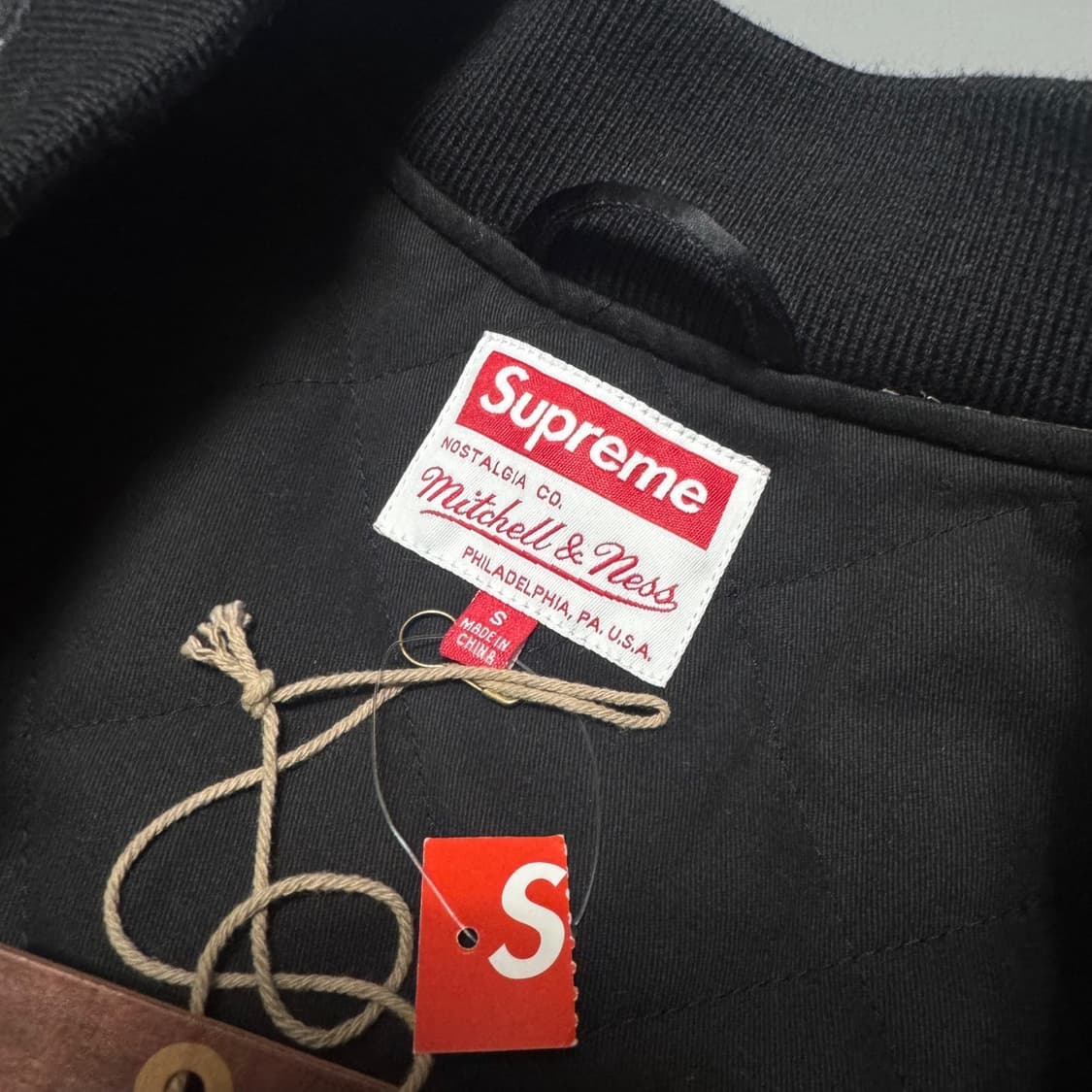 슈프림 22ss week15 미챌 앤 네스 스타디움 사틴 바시티 자켓 상품이미지3