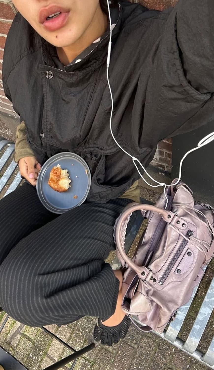 발렌시아가 클래식 시티백 미듐 판매합니다. 상품이미지10