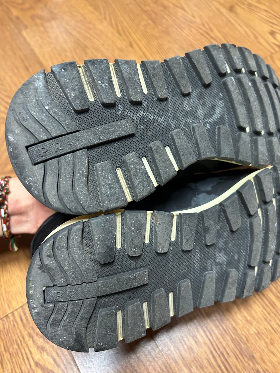 프라다 카모플라쥬 블랙 스니커즈 상품이미지6