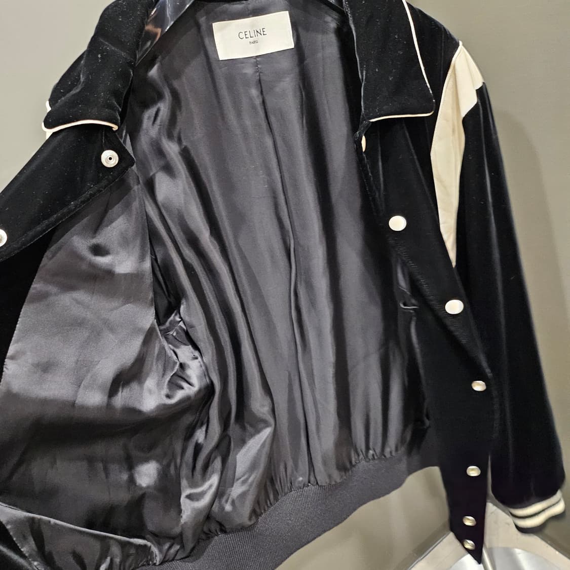 셀린느 이동휘 테디 벨벳 가죽트리밍 바시티 자켓 상품이미지6