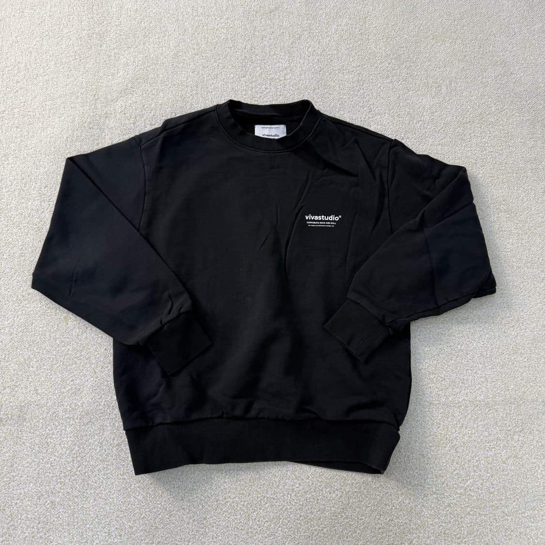 L 비바스튜디오 블랙 맨투맨 0123T1 상품이미지1