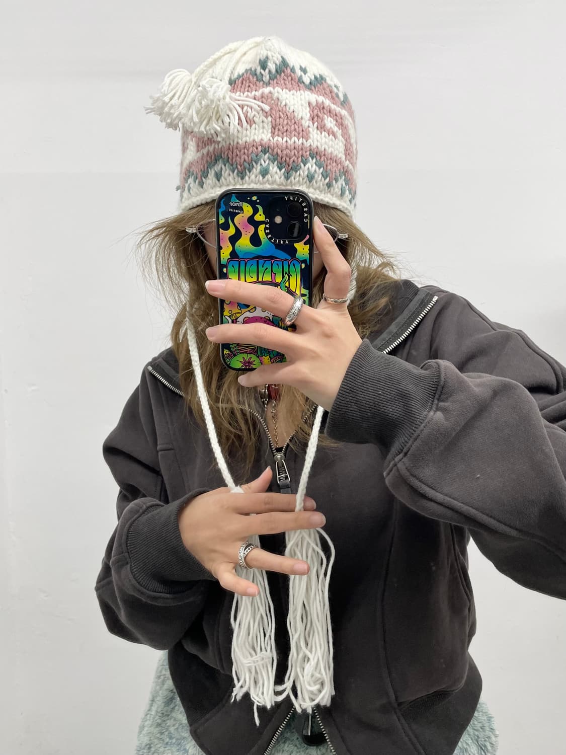 화이트 모리 노르딕 태슬 이어머프 비니 상품이미지2