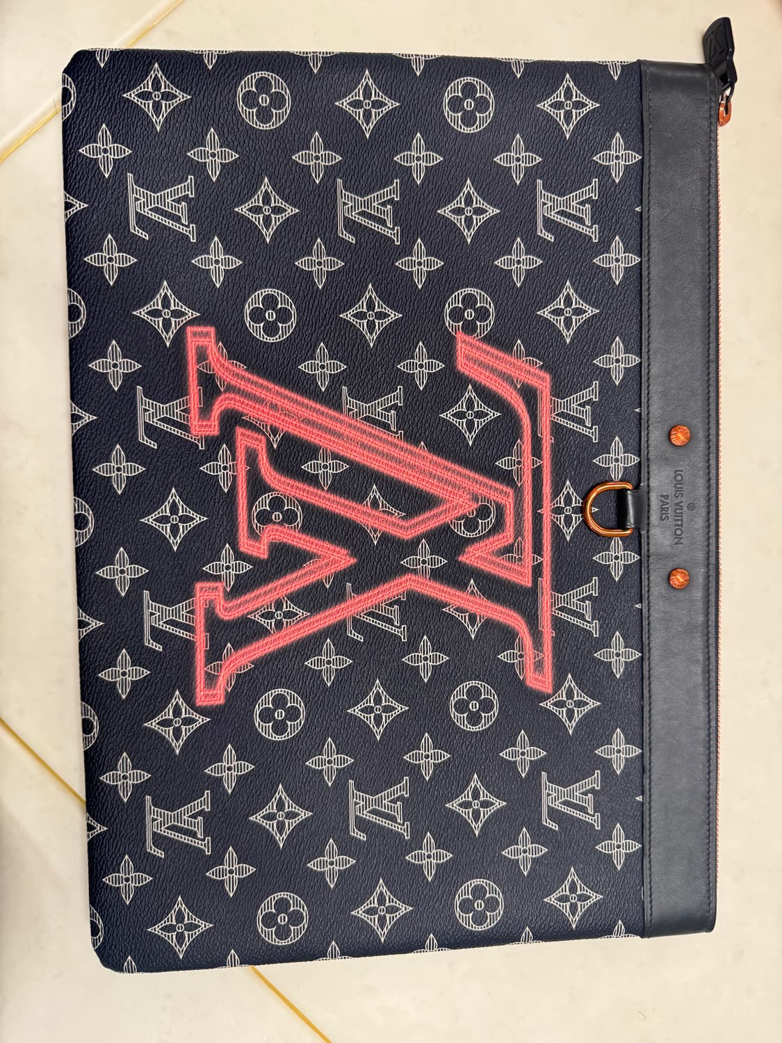 루이비통 업사이드다운 클러치 풀박스 상품이미지5