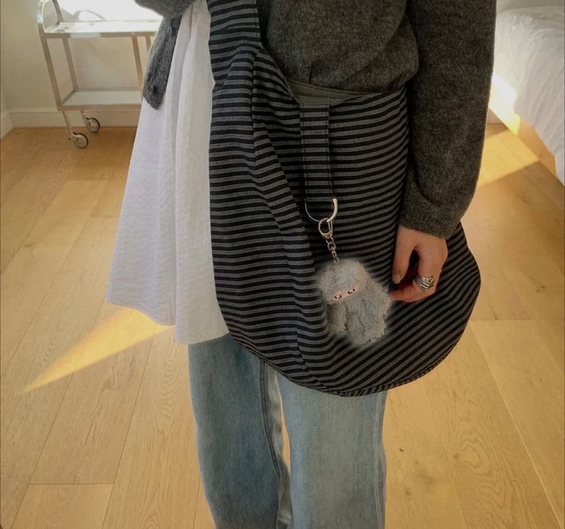 잇자바이브 리버시블 크로스백 상품이미지1