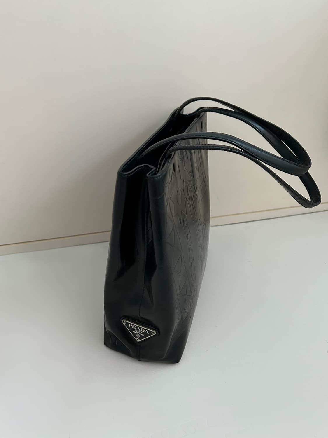 프라다 엠보패턴 빈티지 숄더백 상품이미지1