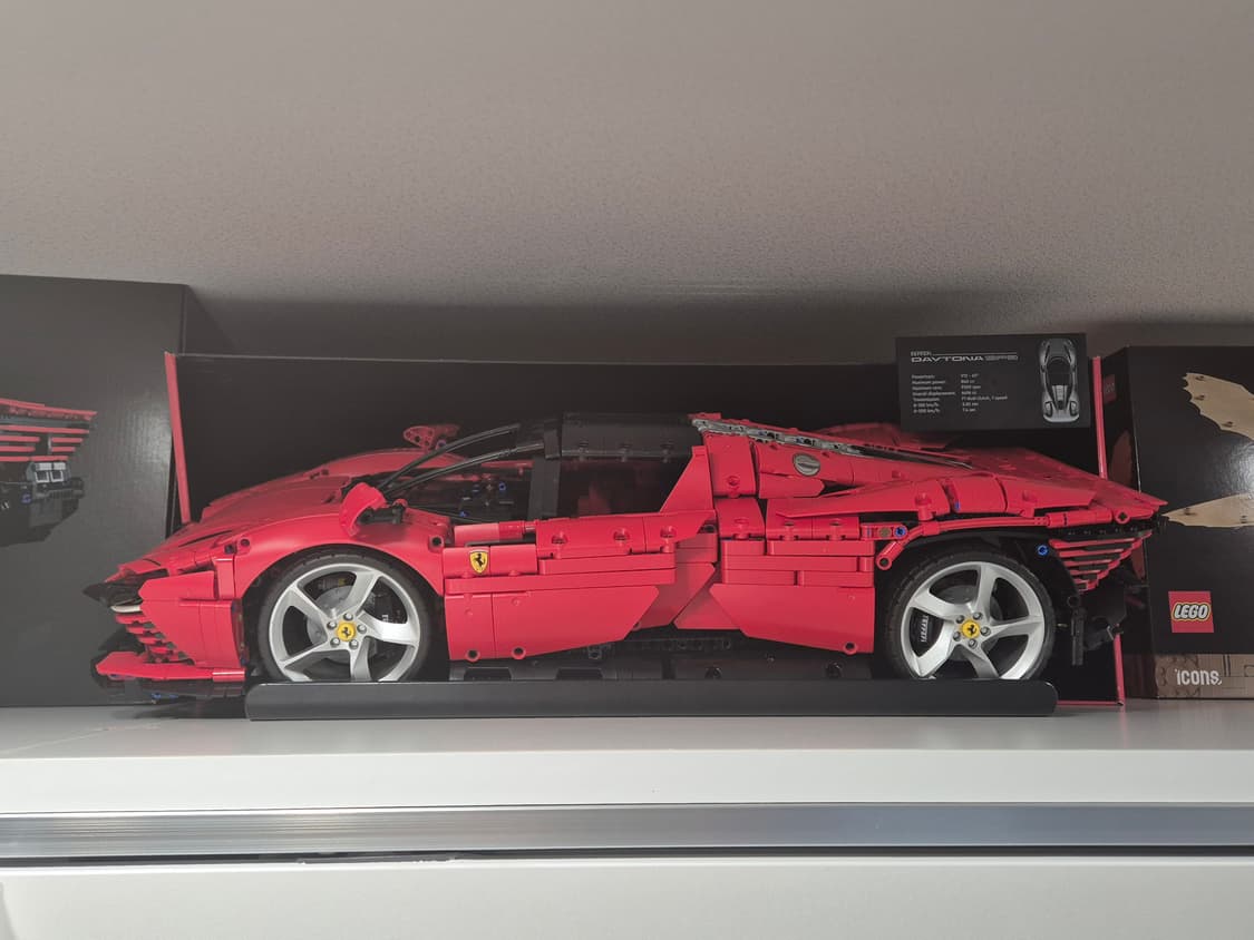 레고 테크닉 1:8 시리즈 42143 페라리 데이토나 상품이미지1