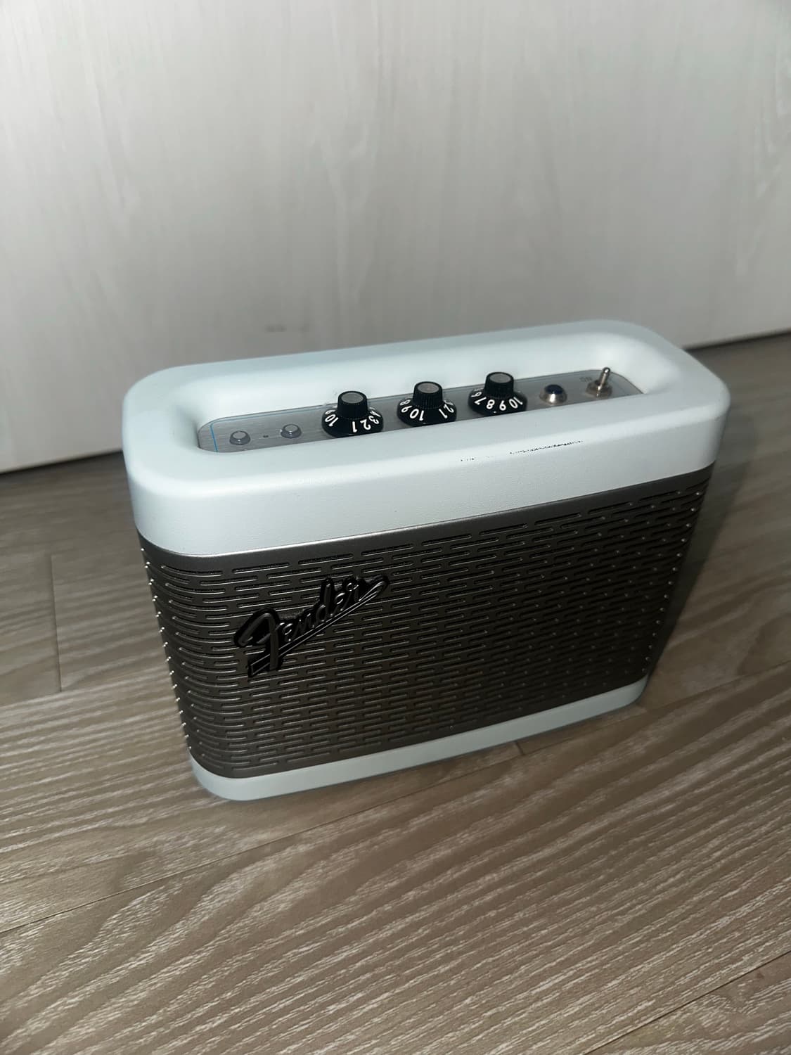펜더(Fender) 뉴포트(Newport) 블루투스 스피커 상품이미지2