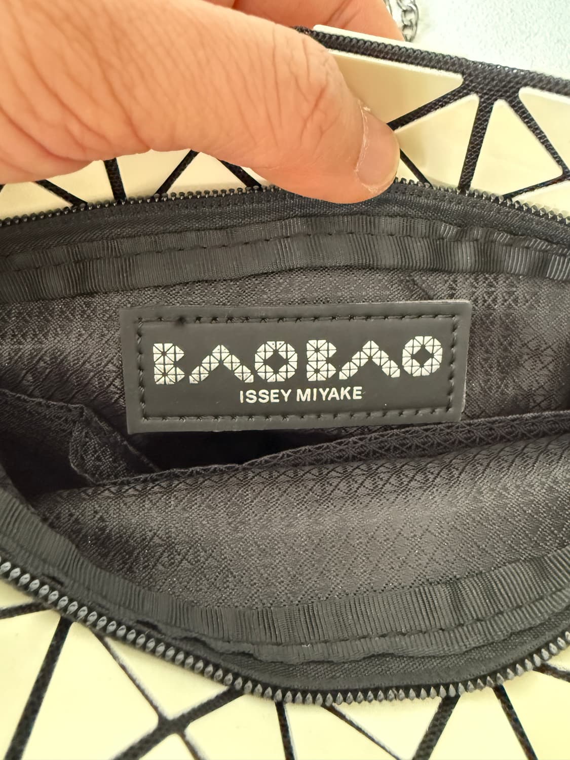 이세미야케(ISSEY MIYAKE) BAOBAO 체인숄더백(크로스 가능) 상품이미지7