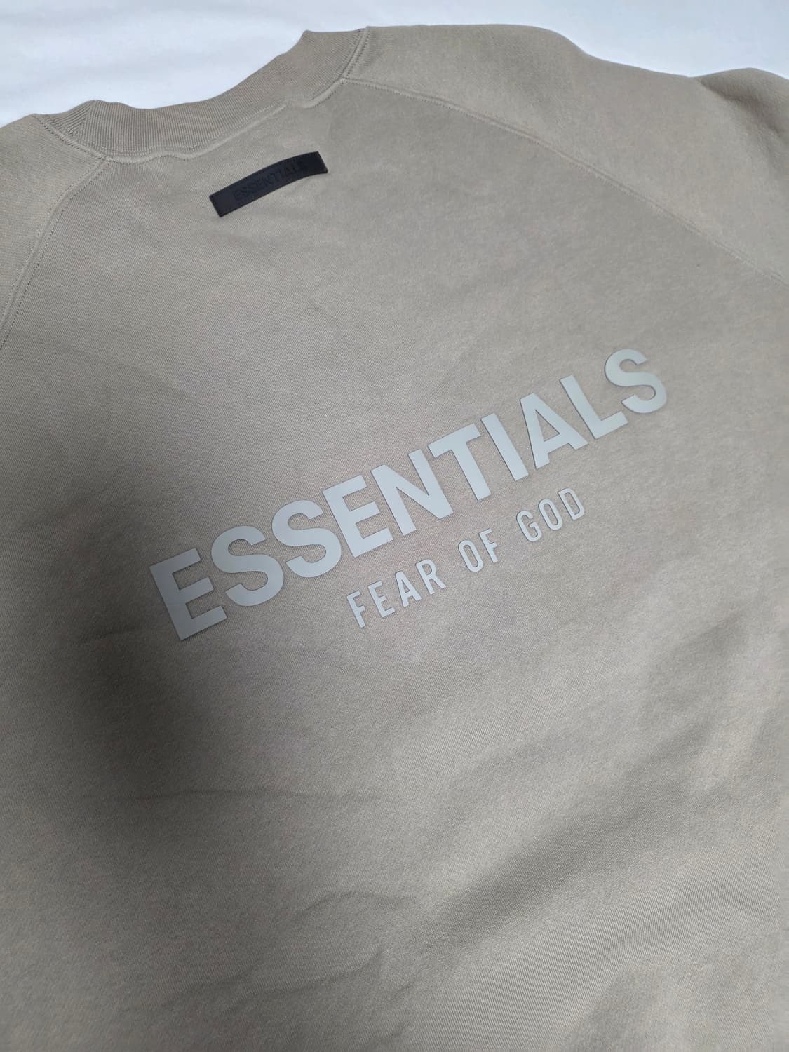 에센셜 피어오브갓 피오갓 올리브 기모 맨투맨 XL 가단 76cm 상품이미지3