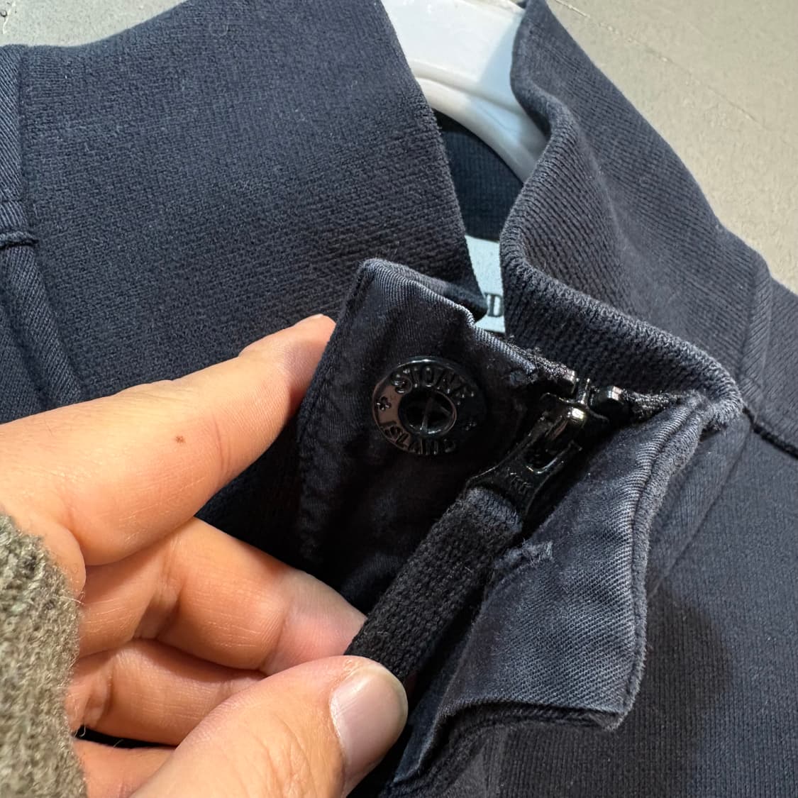 [M] STONE ISLAND 스톤아일랜드 반집업 스웻 셔츠 상품이미지3