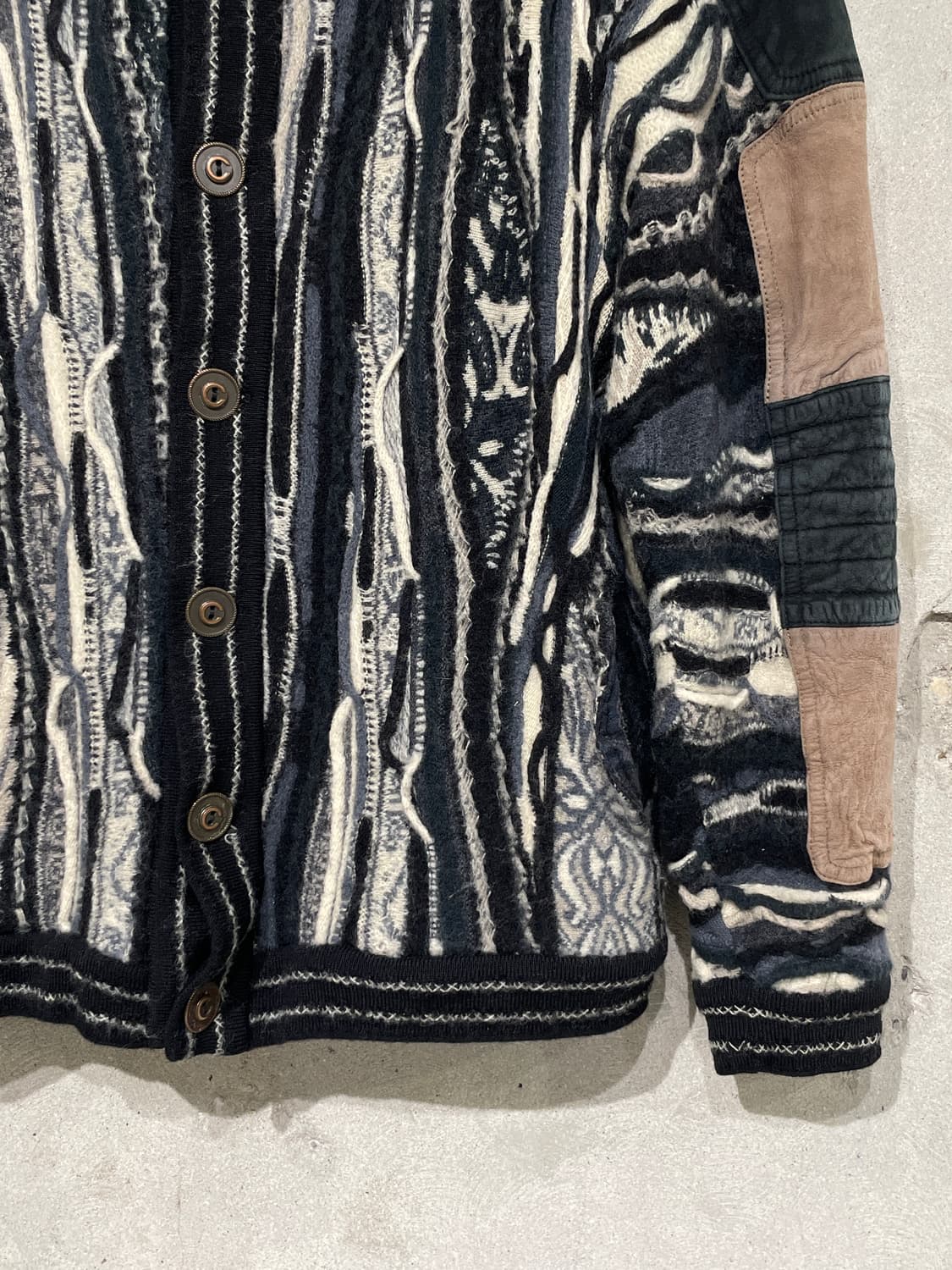 쿠지 오스트레일리아 스웨이드 패치 케이블 가디건 상품이미지5