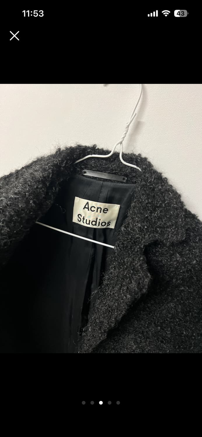 아크네스튜디오 블랙 부클 코트 상품이미지3