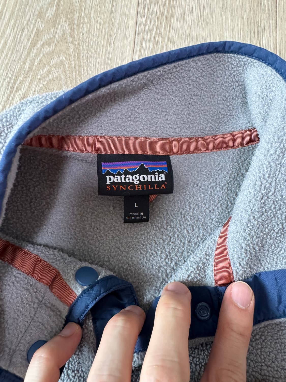 L 파타고니아 신칠라 플리스 풀오버 베이지 그레이 브라운 상품이미지3